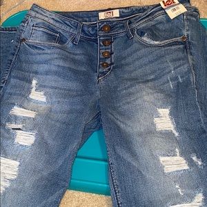 Women’s ripped jeans